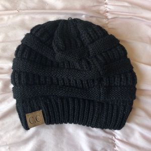CC black beanie, no pom